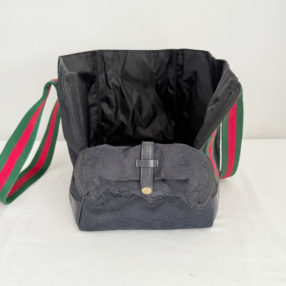 Gucci dog carrier. - Picture 2 of 9